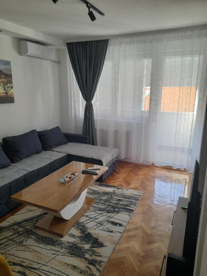 Holiday Apartaments 2 Nis Exterior photo