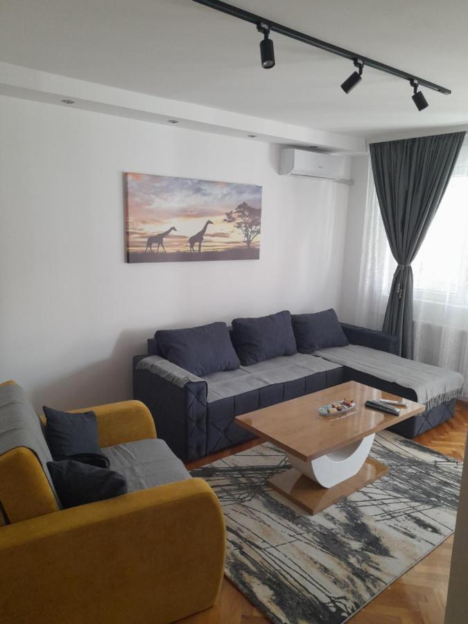 Holiday Apartaments 2 Nis Exterior photo